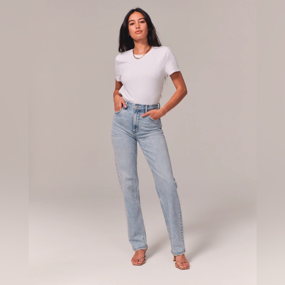 Abercrombie Ultra High Rise 90s Straight Jean
